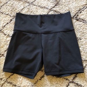 Lululemon Black High Waisted Shorts Sz 6